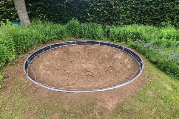 Installation Flat Round Trampoline (3) Trampoline Ingraaf Service Flat to the ground