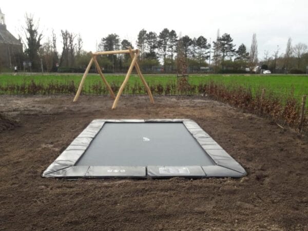 Installation Rectangular Flat (3) Trampoline Ingraaf Service Flat to the ground