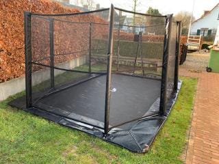 Installation Rectangular Flat (4) Trampoline Ingraaf Service Flat to the ground