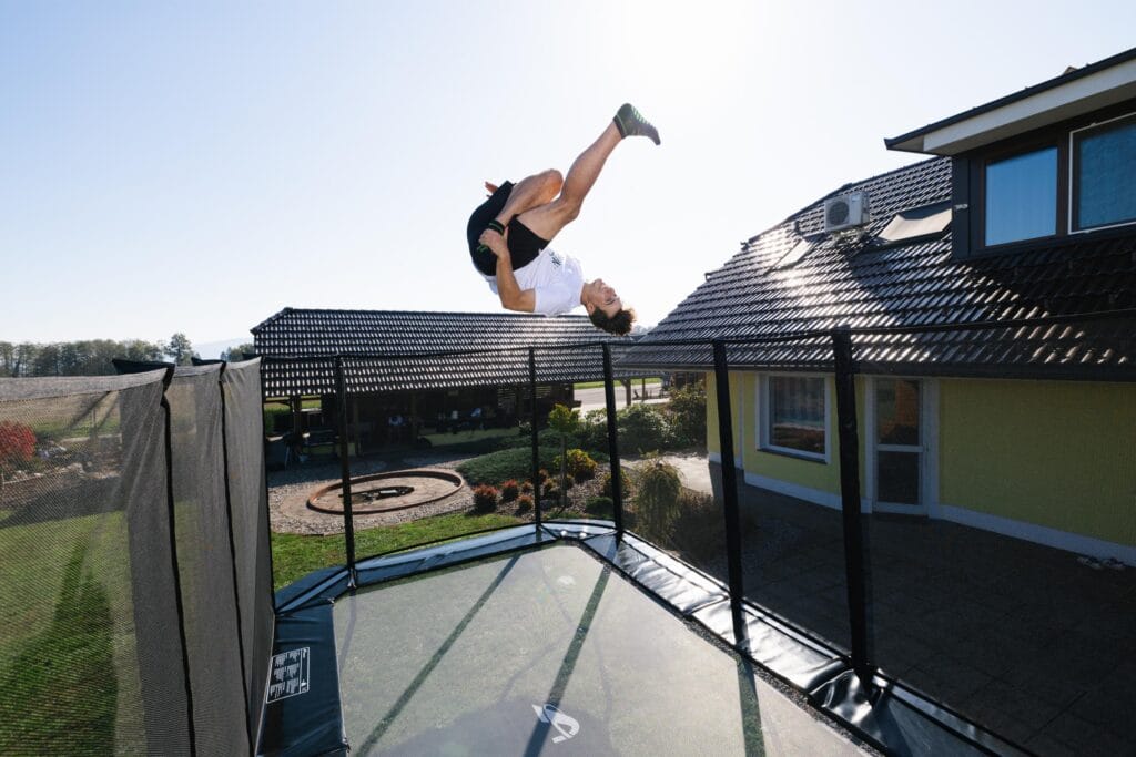 akrobat primus challenger 17x10 plus 12